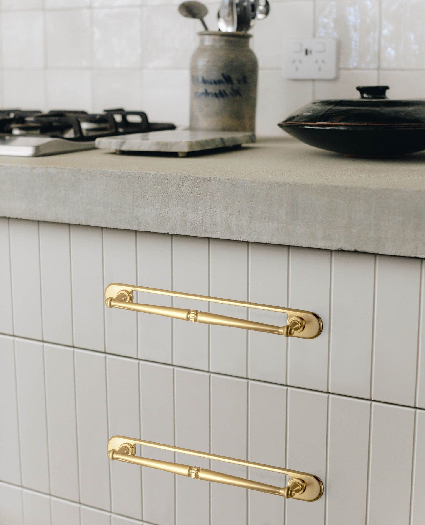 Goo-Ki 2 Pack Ornate Vintage Brass Drawer Pulls - Classic Cabinet Handles with Decorative Back Plates