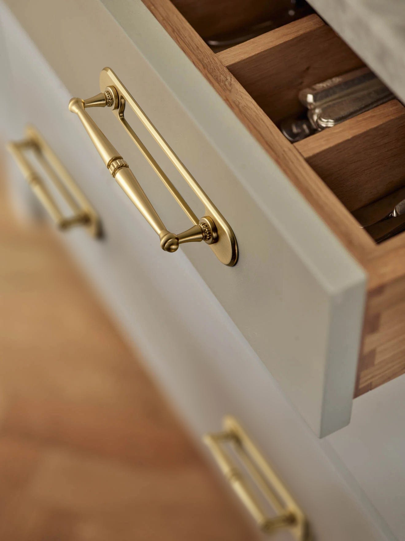 Goo-Ki 2 Pack Ornate Vintage Brass Drawer Pulls - Classic Cabinet Handles with Decorative Back Plates