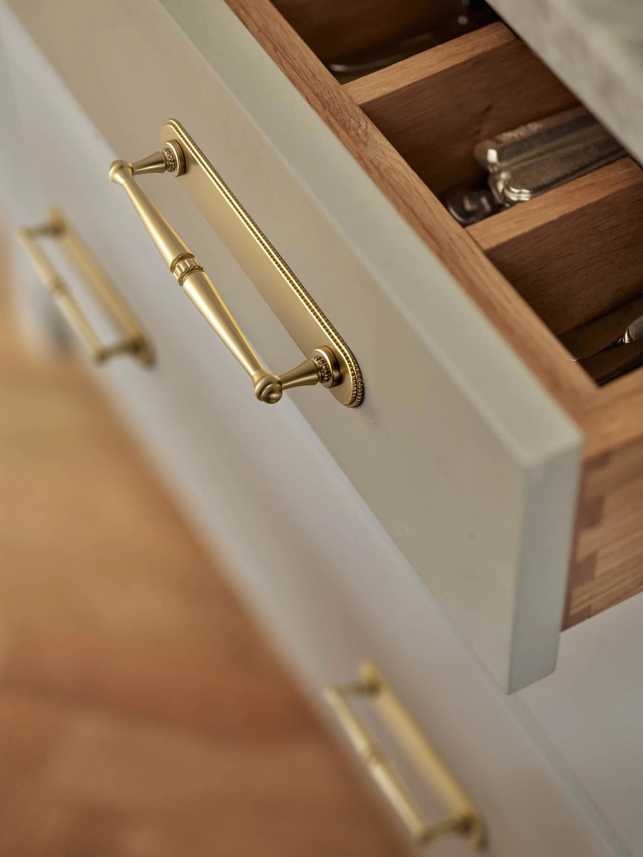 Goo-Ki 2 Pack Ornate Vintage Brass Drawer Pulls - Classic Cabinet Handles with Decorative Back Plates