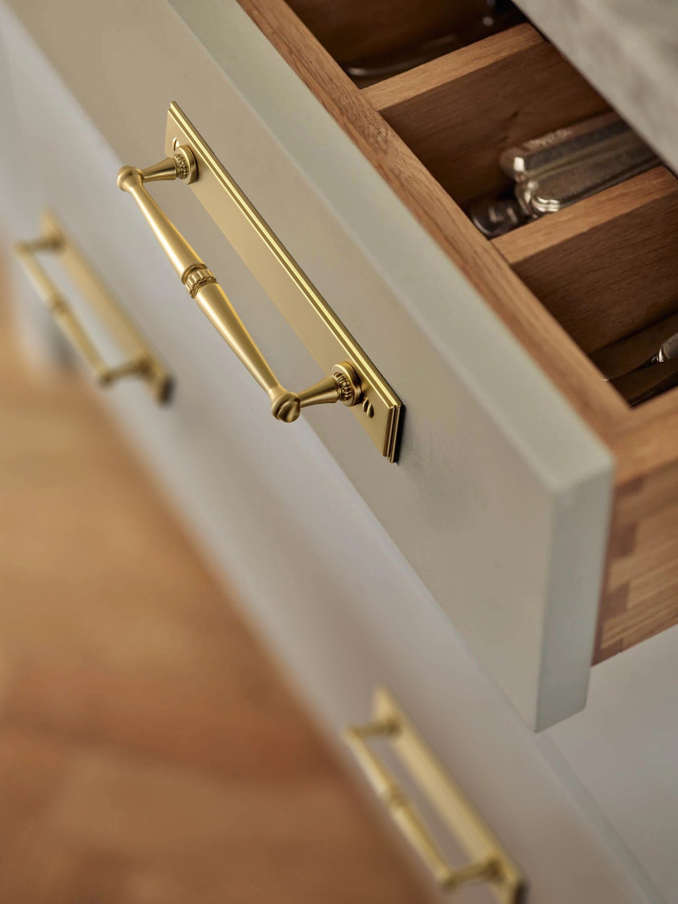 Goo-Ki 2 Pack Ornate Vintage Brass Drawer Pulls - Classic Cabinet Handles with Decorative Back Plates