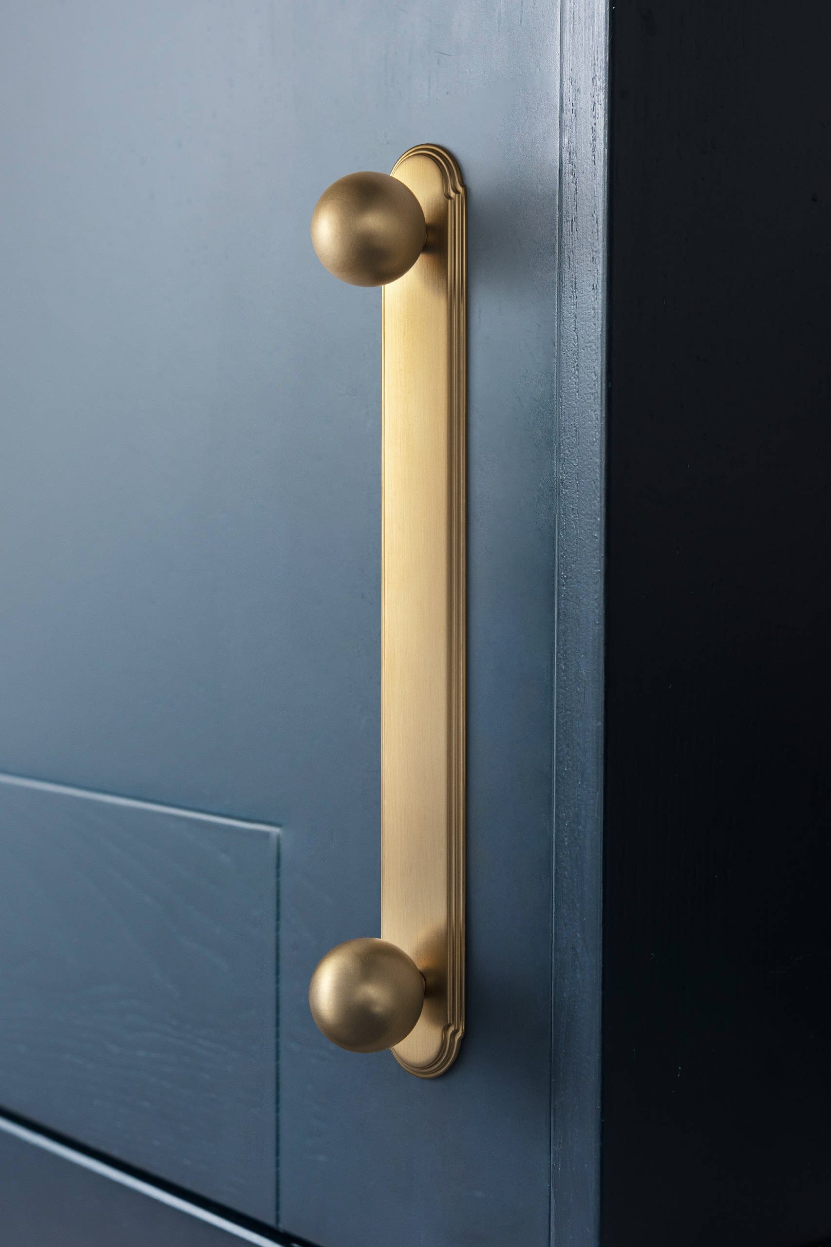 Goo-Ki 2 Pack Round Cabinet Knobs with Back Plate Zinc Alloy Cabinet Handle with Long Back Plate