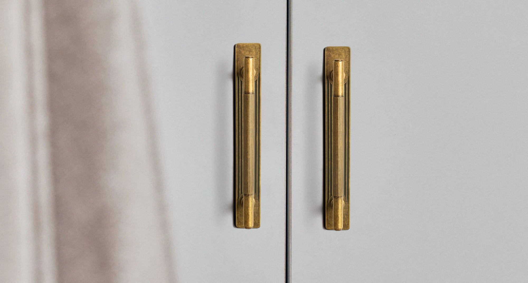 Goo-Ki 2 Pack Vintage Brass Textured Zinc Alloy Cabinet Pulls with Back Plates