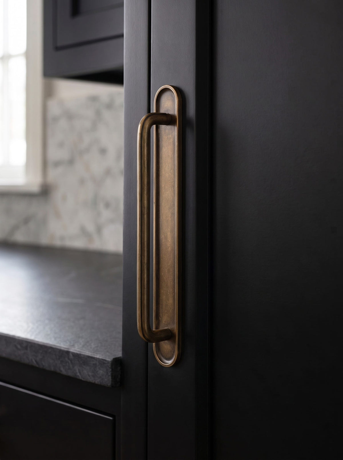 Goo-Ki 2 Pack Zinc Alloy U-Shaped Cabinet Handles, Vintage Drawer Pulls with Backplate for Kitchen & Bathroom Cabinetry