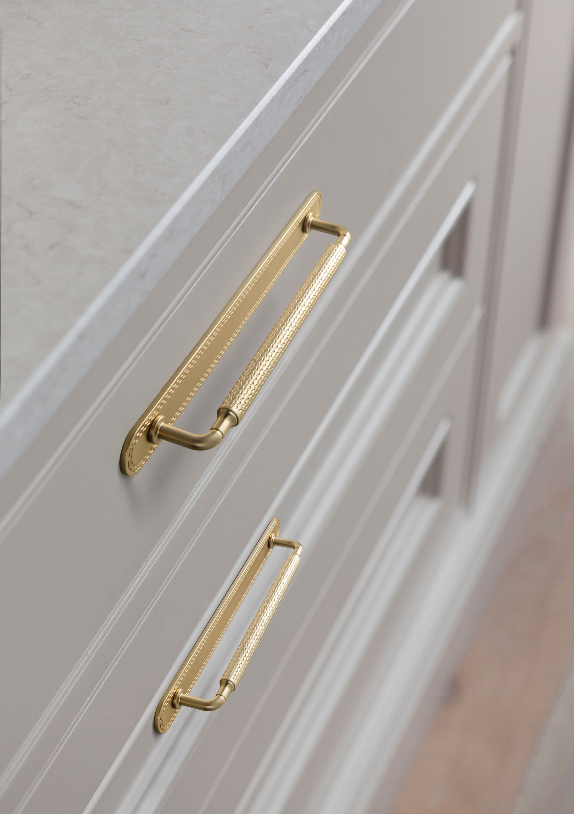 Goo-Ki 6 Pack Retro Wave Pattern Zinc Alloy Cabinet Handles with Mounting Back Plate Durable Drawer Pulls
