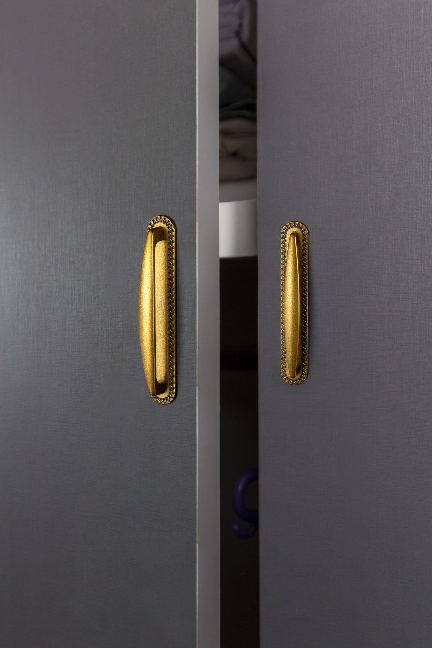 Goo-Ki Antique Brass Cabinet Handles Timeless Drawer Pulls for Classic Furniture Revival