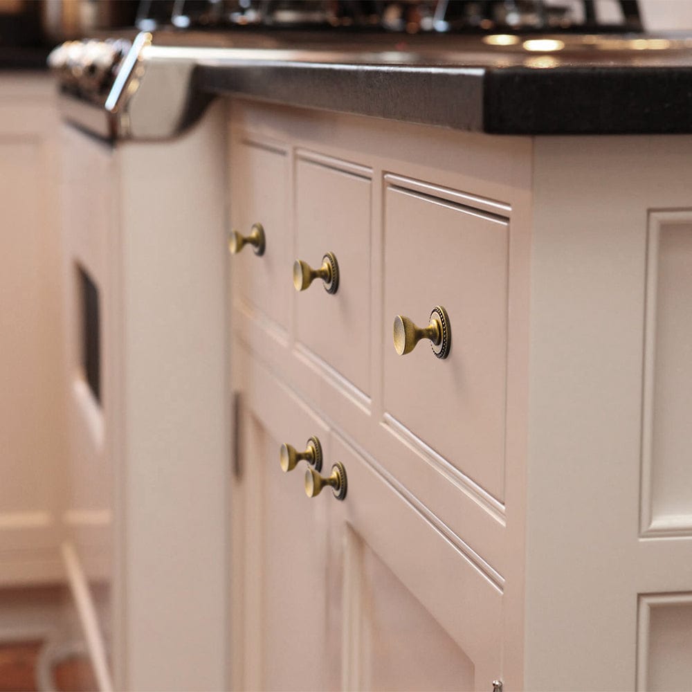 Goo-Ki Antique Brass Cabinet Knobs with Round Back Plate Vintage Drawer Hardware Handles for Bedroom