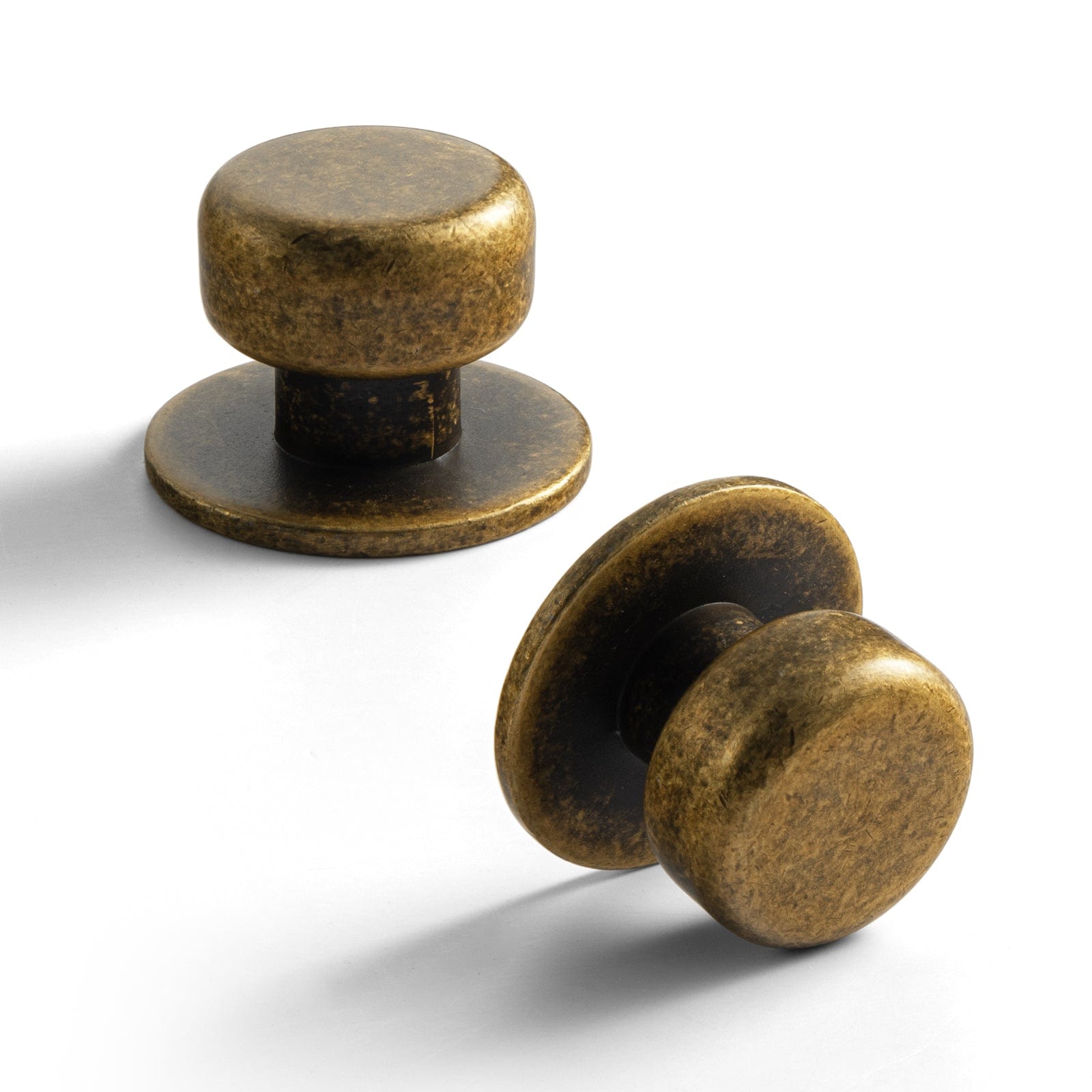 Goo-Ki Antique Brass / Knob / 6 Pack Rustic Finish Round Cabinet Hardware Knobs Stable Large Base Drawer Knob