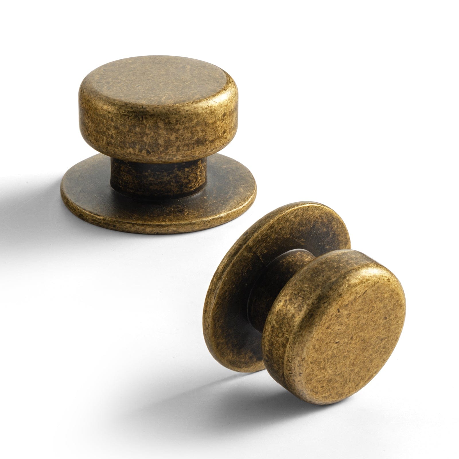 Goo-Ki Antique Brass / Knob Plus / 6 Pack Rustic Finish Round Cabinet Hardware Knobs Stable Large Base Drawer Knob