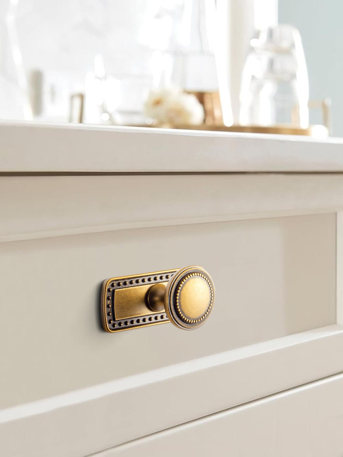Goo-Ki Antique Brass Zinc Alloy Cabinet Knob with Delicate Decorative Back Plate Set