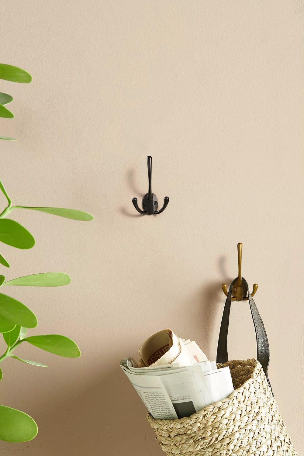 Goo-Ki Antique Brass Zinc Alloy Triangle Coat Hooks Affordable Luxury Coat Hooks for Bedroom