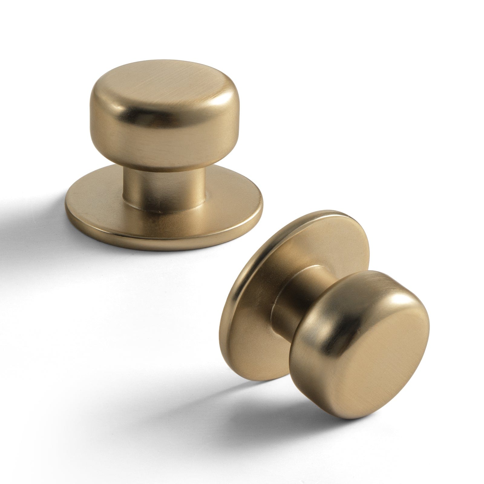 Goo-Ki Champagne Bronze / Knob / 6 Pack Rustic Finish Round Cabinet Hardware Knobs Stable Large Base Drawer Knob