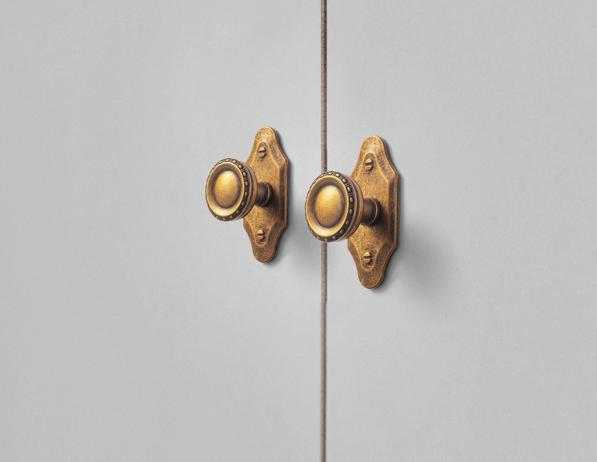 Goo-Ki Classic Round Cabinet Knobs Elegant Decorative Drawer Knobs with Ornate Edging