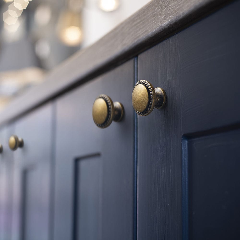 Goo-Ki Classic Round Design Cabinet Knobs with Wheatear Border for Kitchen Drawers