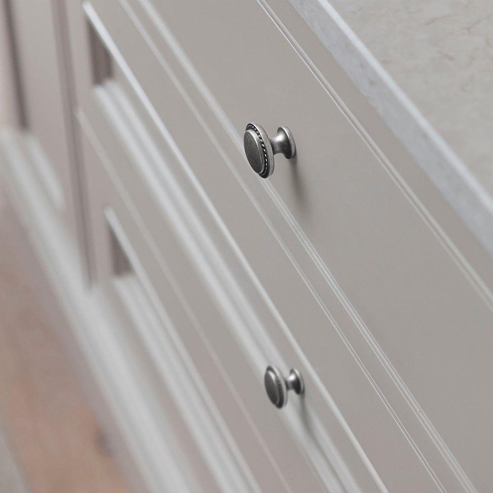 Goo-Ki Classic Round Design Cabinet Knobs with Wheatear Border for Kitchen Drawers