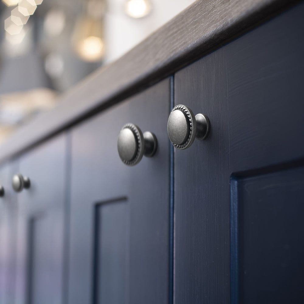 Goo-Ki Classic Round Design Cabinet Knobs with Wheatear Border for Kitchen Drawers