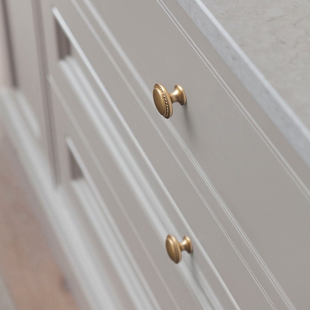 Goo-Ki Classic Round Design Cabinet Knobs with Wheatear Border for Kitchen Drawers