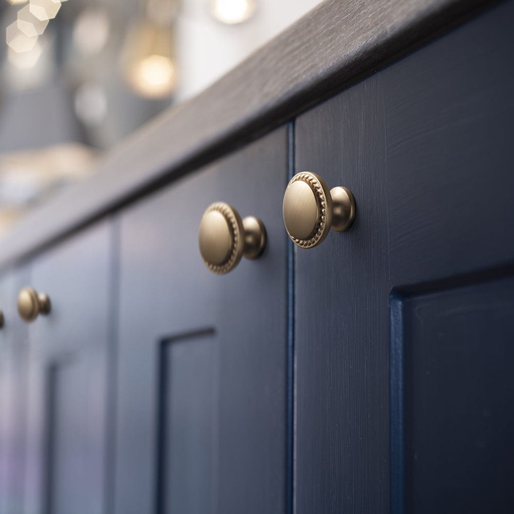 Goo-Ki Classic Round Design Cabinet Knobs with Wheatear Border for Kitchen Drawers