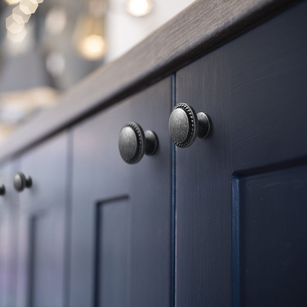 Goo-Ki Classic Round Design Cabinet Knobs with Wheatear Border for Kitchen Drawers