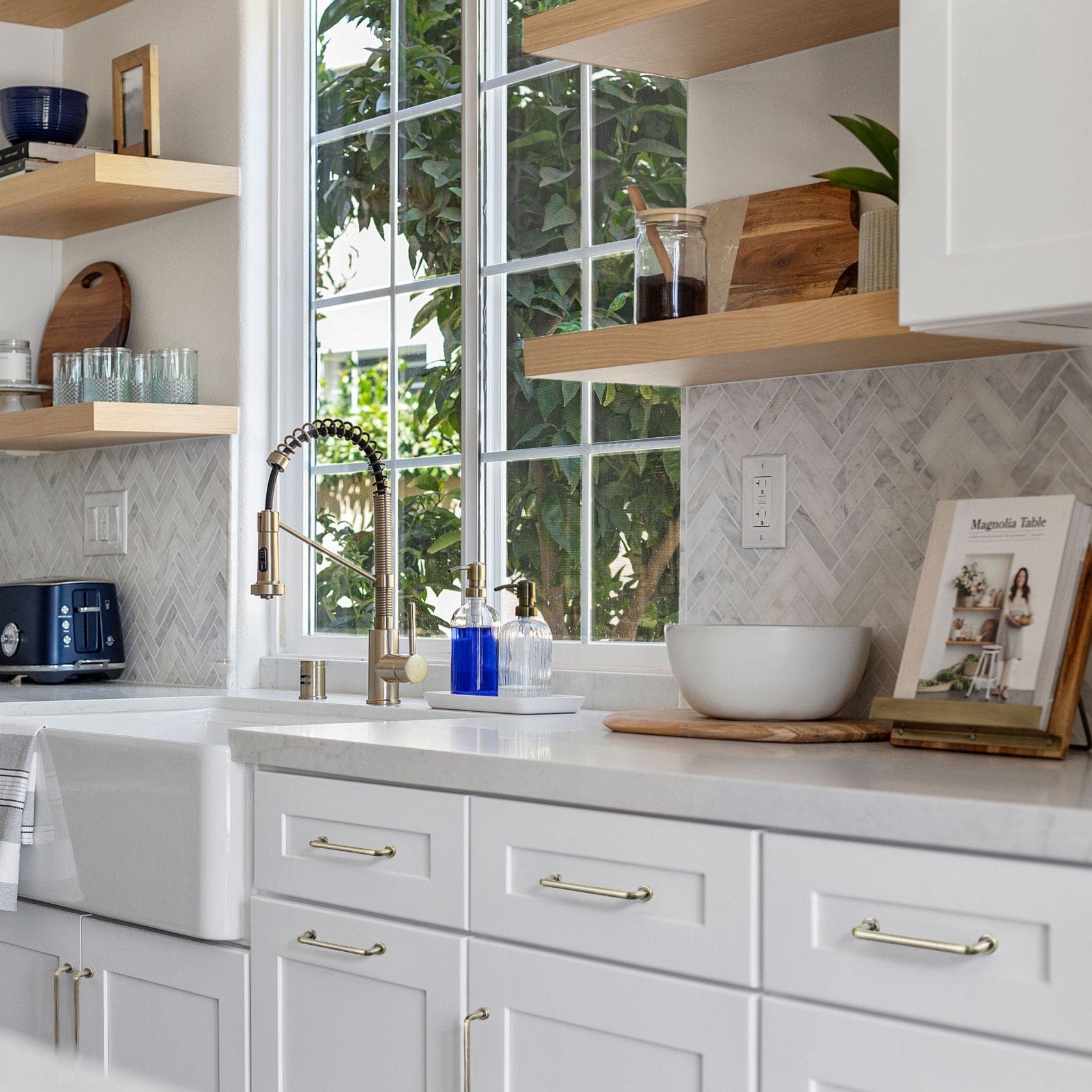 Goo-Ki 【Clearance Sale!】Matte White / Antique Bronze Rustic Cabinet Bar Pulls Decorative Drawer Handles