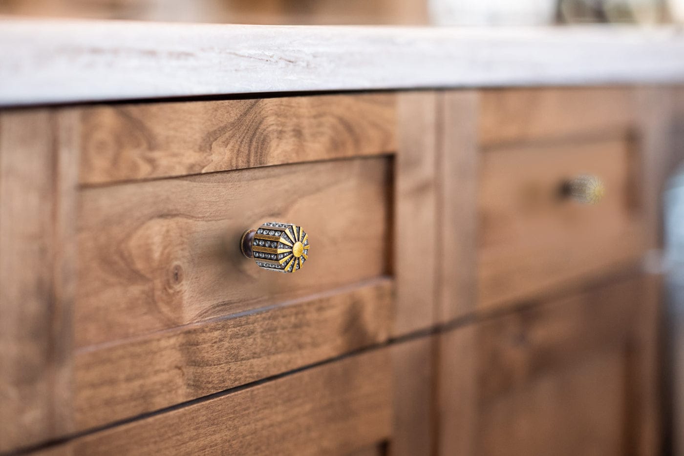 Goo-Ki Crystal Inlaid Ornate Cabinet Knobs - Antique Brass Zinc Alloy Sphere & Faceted Column Drawer Pulls