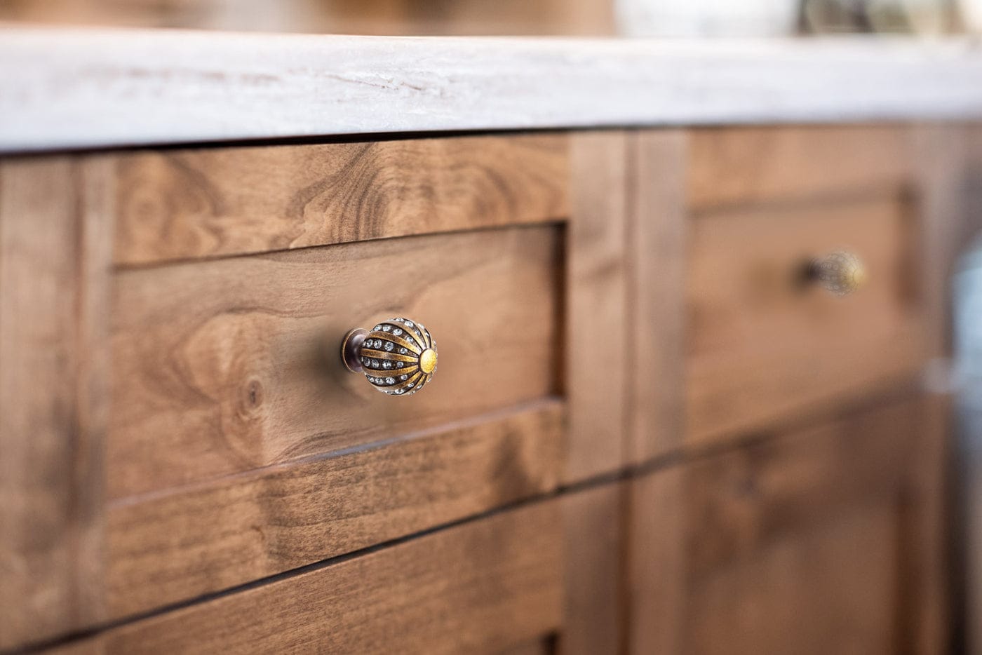 Goo-Ki Crystal Inlaid Ornate Cabinet Knobs - Antique Brass Zinc Alloy Sphere & Faceted Column Drawer Pulls