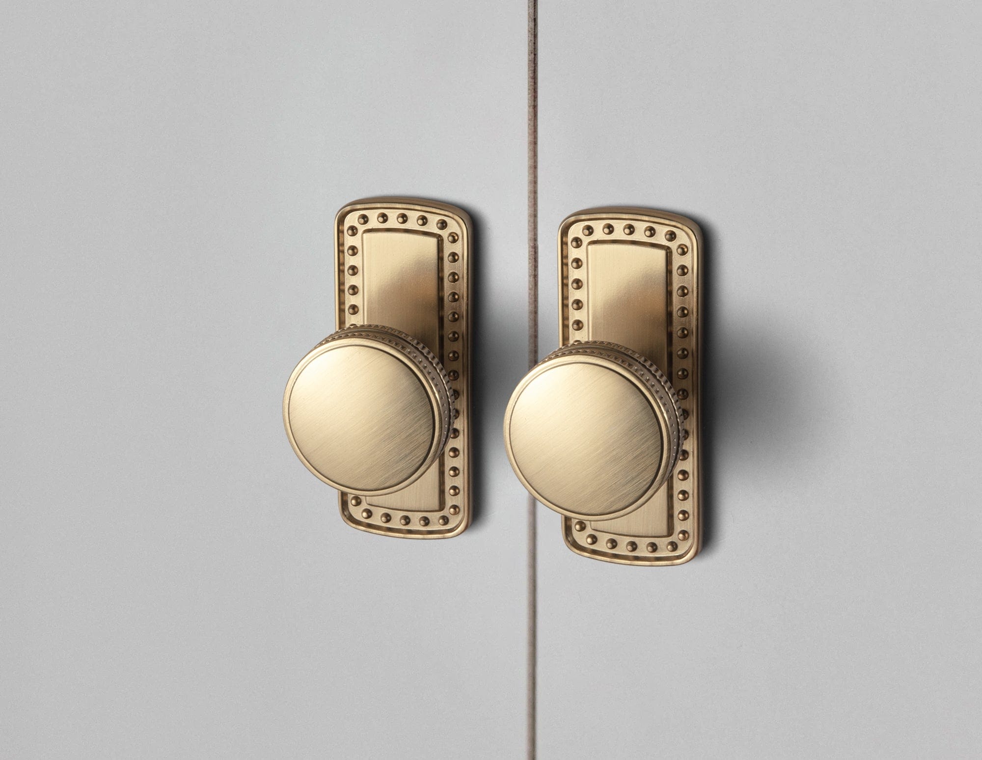 Goo-Ki Distinctive Artistic Engravings Single Hole Round Cabinet Knob Retro Flair Kitchen Hardware