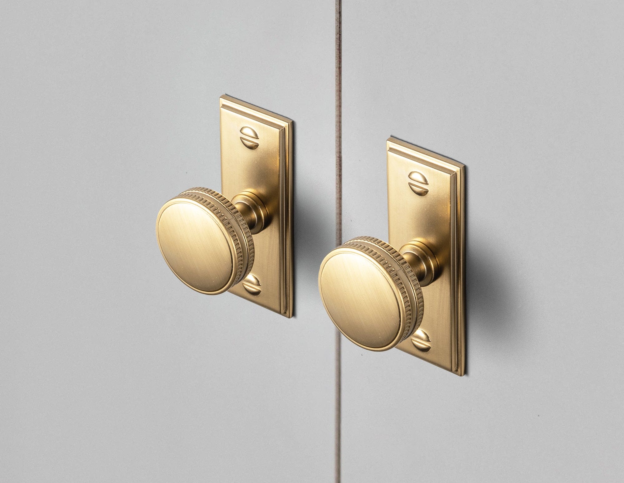 Goo-Ki Distinctive Artistic Engravings Single Hole Round Cabinet Knob Retro Flair Kitchen Hardware