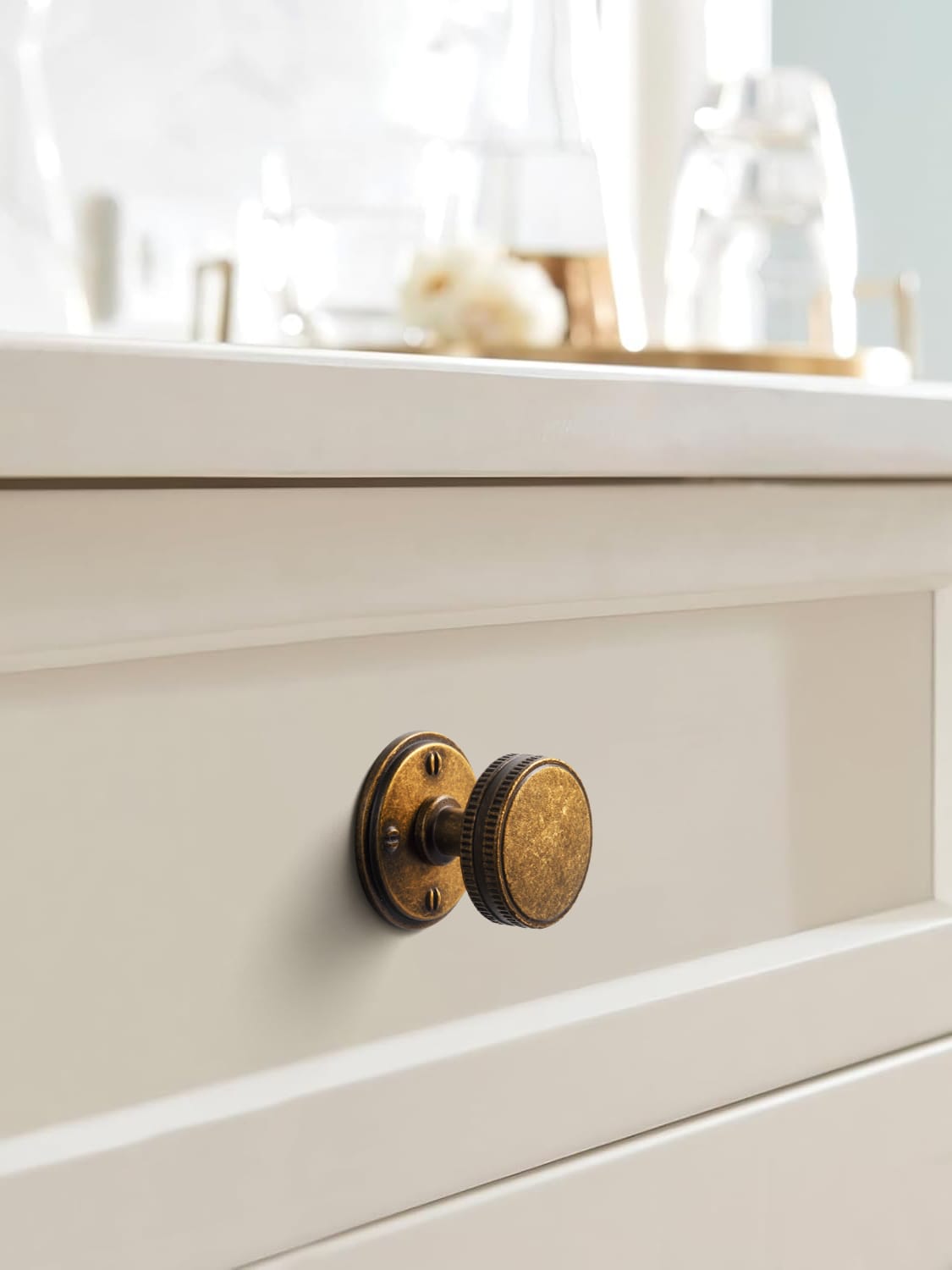 Goo-Ki Distinctive Artistic Engravings Single Hole Round Cabinet Knob Retro Flair Kitchen Hardware