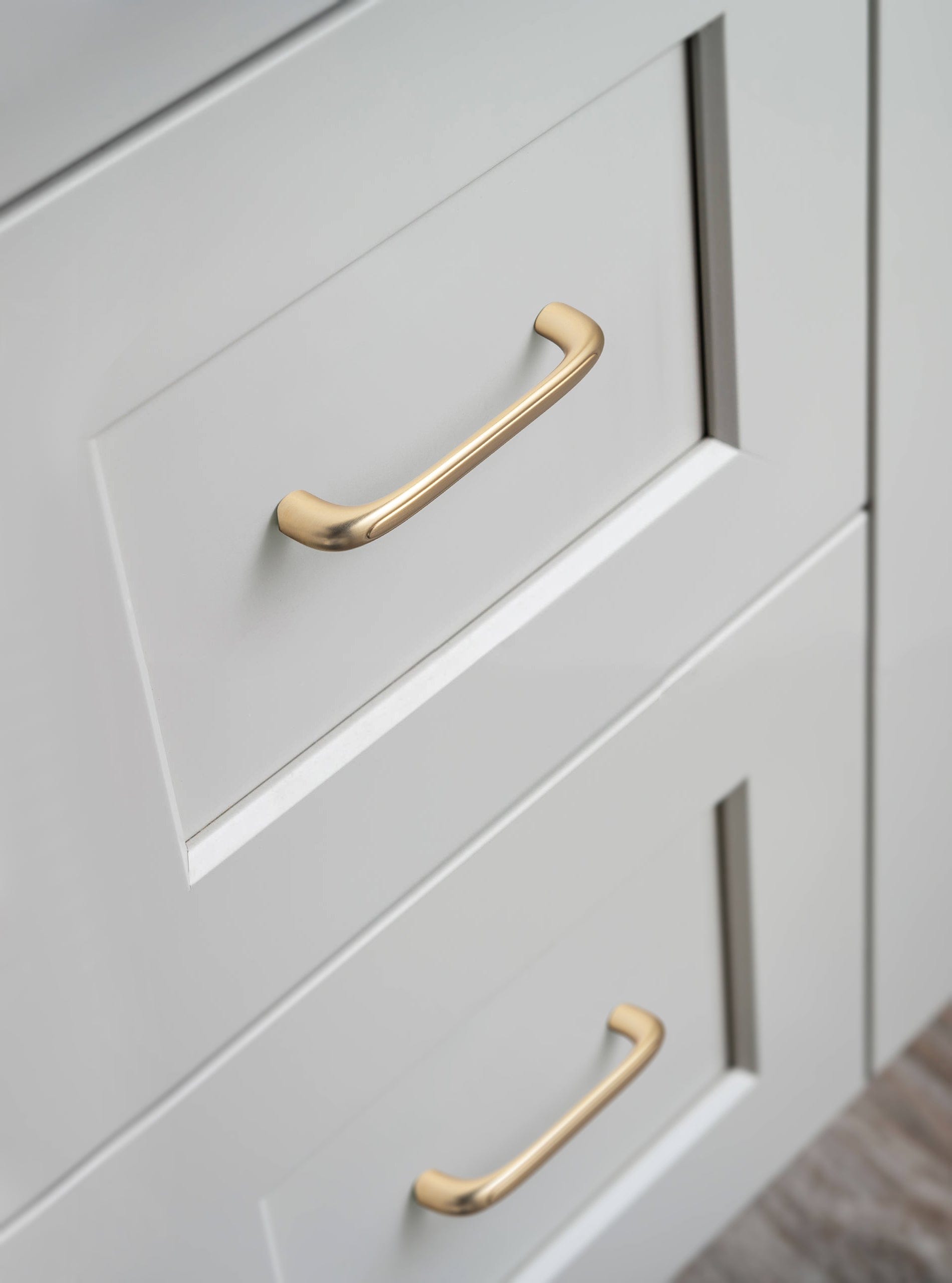 Goo-Ki Elegant Antique and Brushed Brass Bar Pull Cabinet Handles with Unique Design