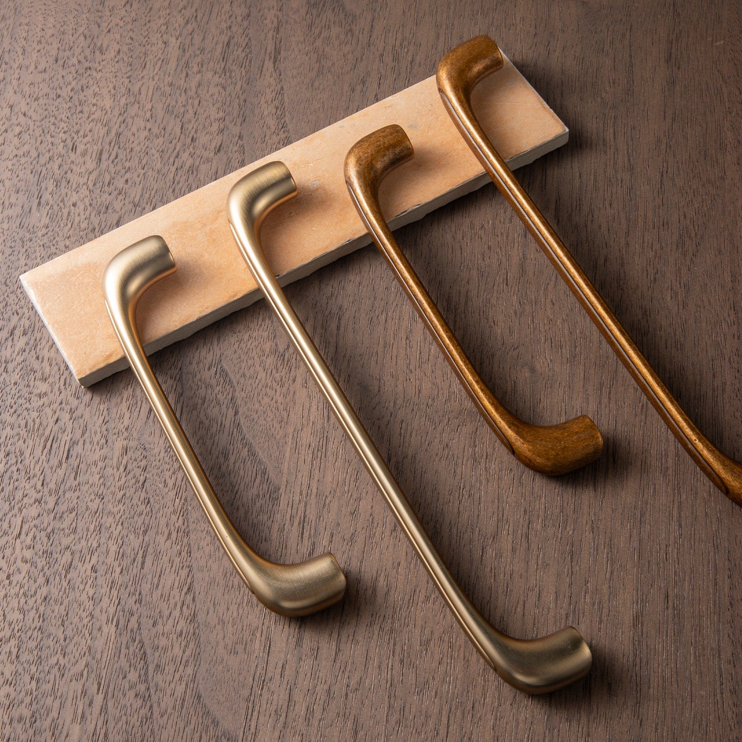 Goo-Ki Elegant Antique and Brushed Brass Bar Pull Cabinet Handles with Unique Design