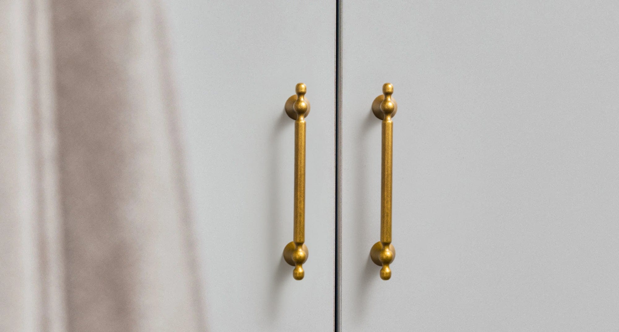 Goo-Ki Elegant Zinc Alloy Cabinet Handles - Sleek Cylindrical with Decorative Spherical Ends