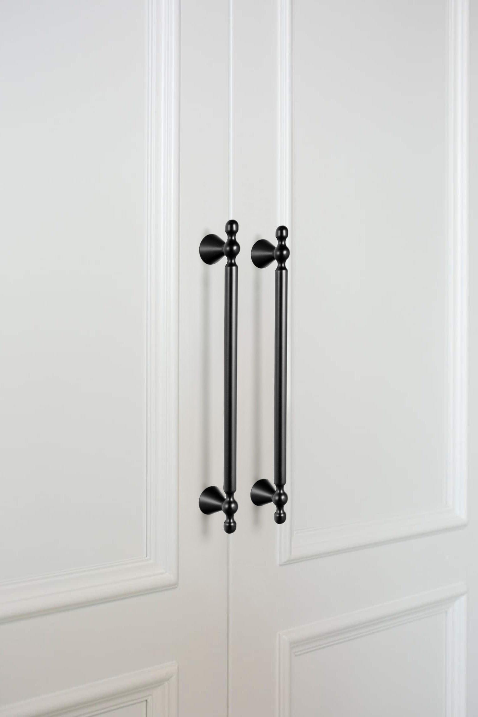 Goo-Ki Elegant Zinc Alloy Cabinet Handles - Sleek Cylindrical with Decorative Spherical Ends
