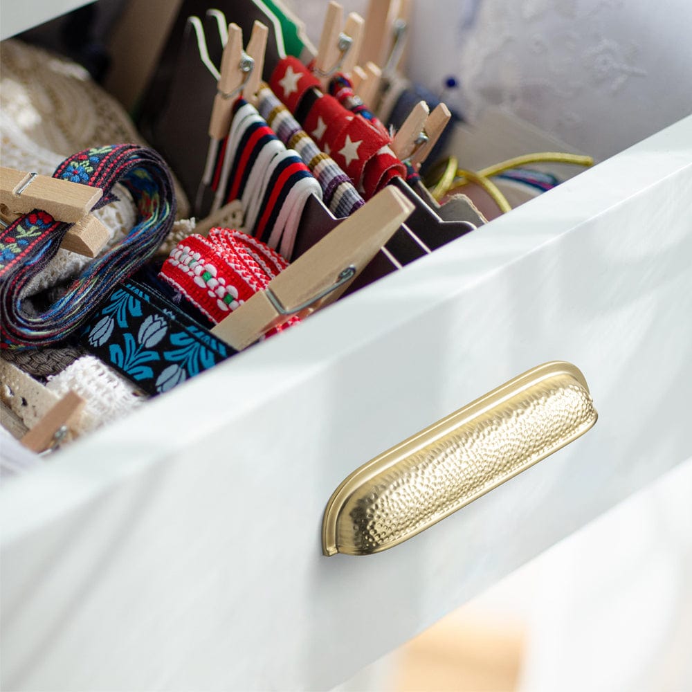 Goo-Ki Hammered Texture Cabinet Cup Pulls with Curved Edges Elegant Vintage Drawer Bin Handle for Kitchen