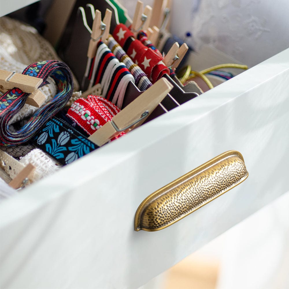 Goo-Ki Hammered Texture Cabinet Cup Pulls with Curved Edges Elegant Vintage Drawer Bin Handle for Kitchen