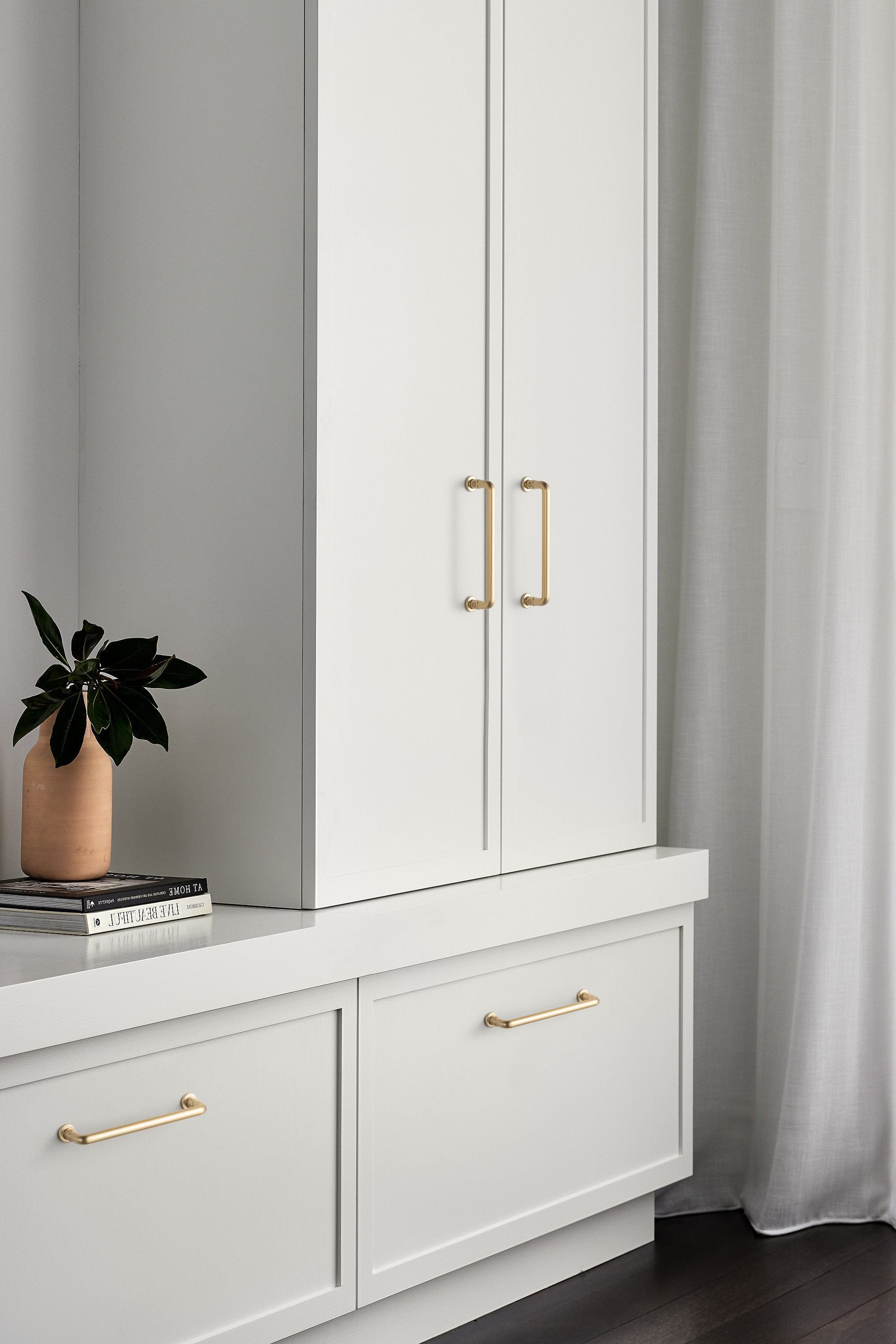 Goo-Ki Industrial Round Bar Zinc Alloy Pulls - Champagne Bronze & Antique Brass Finish