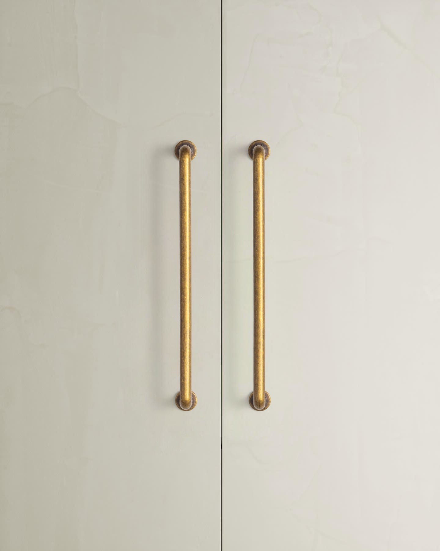 Goo-Ki Industrial Round Bar Zinc Alloy Pulls - Champagne Bronze & Antique Brass Finish