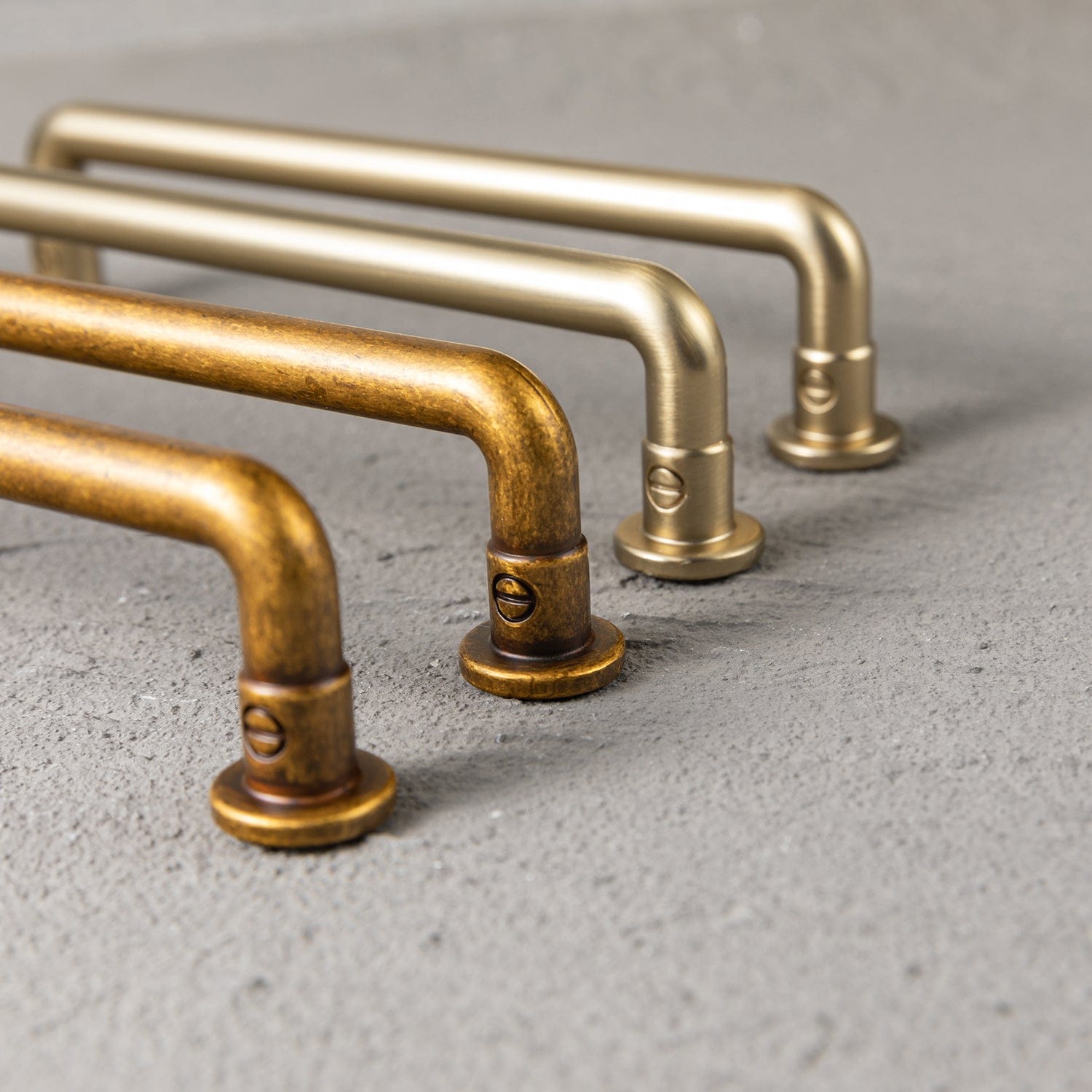 Goo-Ki Industrial Round Bar Zinc Alloy Pulls - Champagne Bronze & Antique Brass Finish