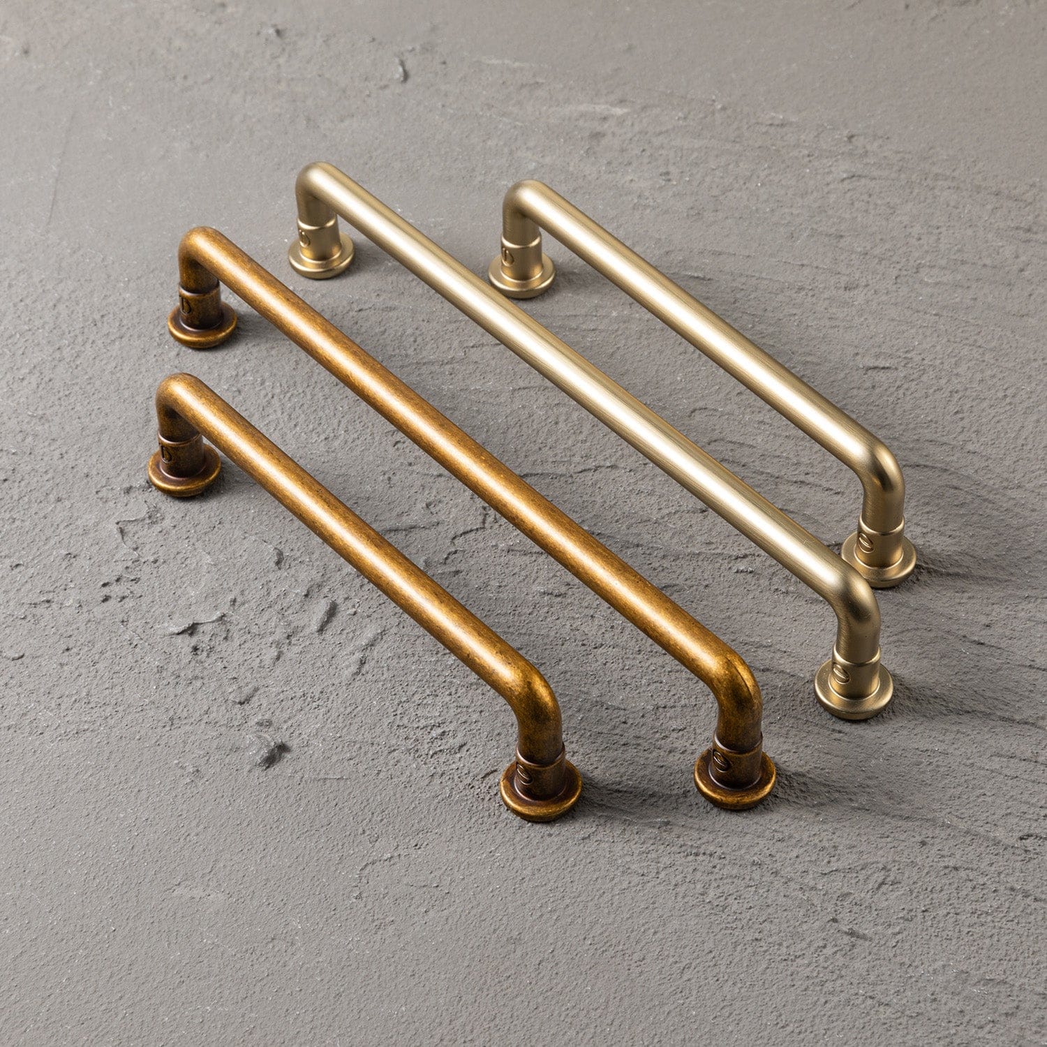 Goo-Ki Industrial Round Bar Zinc Alloy Pulls - Champagne Bronze & Antique Brass Finish