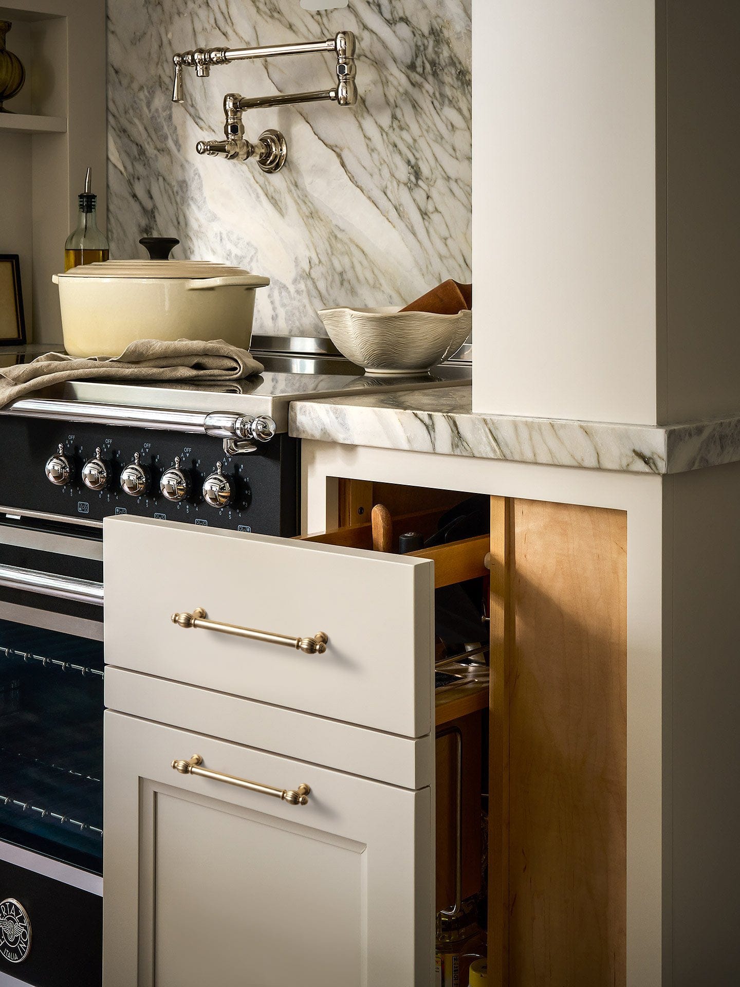 Goo-Ki Luxury Decorative Antique Brass Cabinet Handles Stylish Accents for Modern Cabinet Design