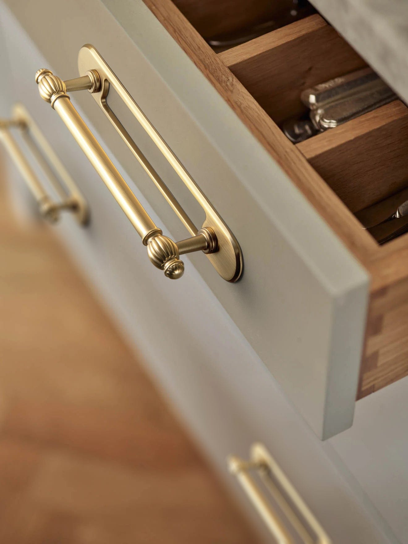 Goo-Ki Luxury Decorative Antique Brass Cabinet Handles Stylish Accents for Modern Cabinet Design