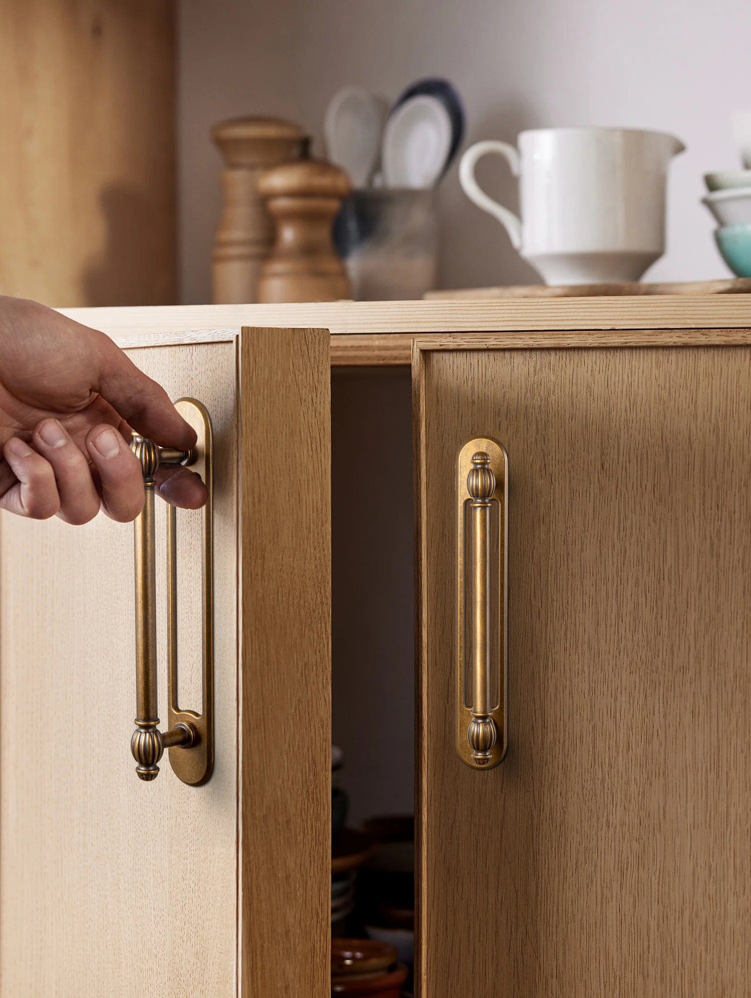 Goo-Ki Luxury Decorative Antique Brass Cabinet Handles Stylish Accents for Modern Cabinet Design