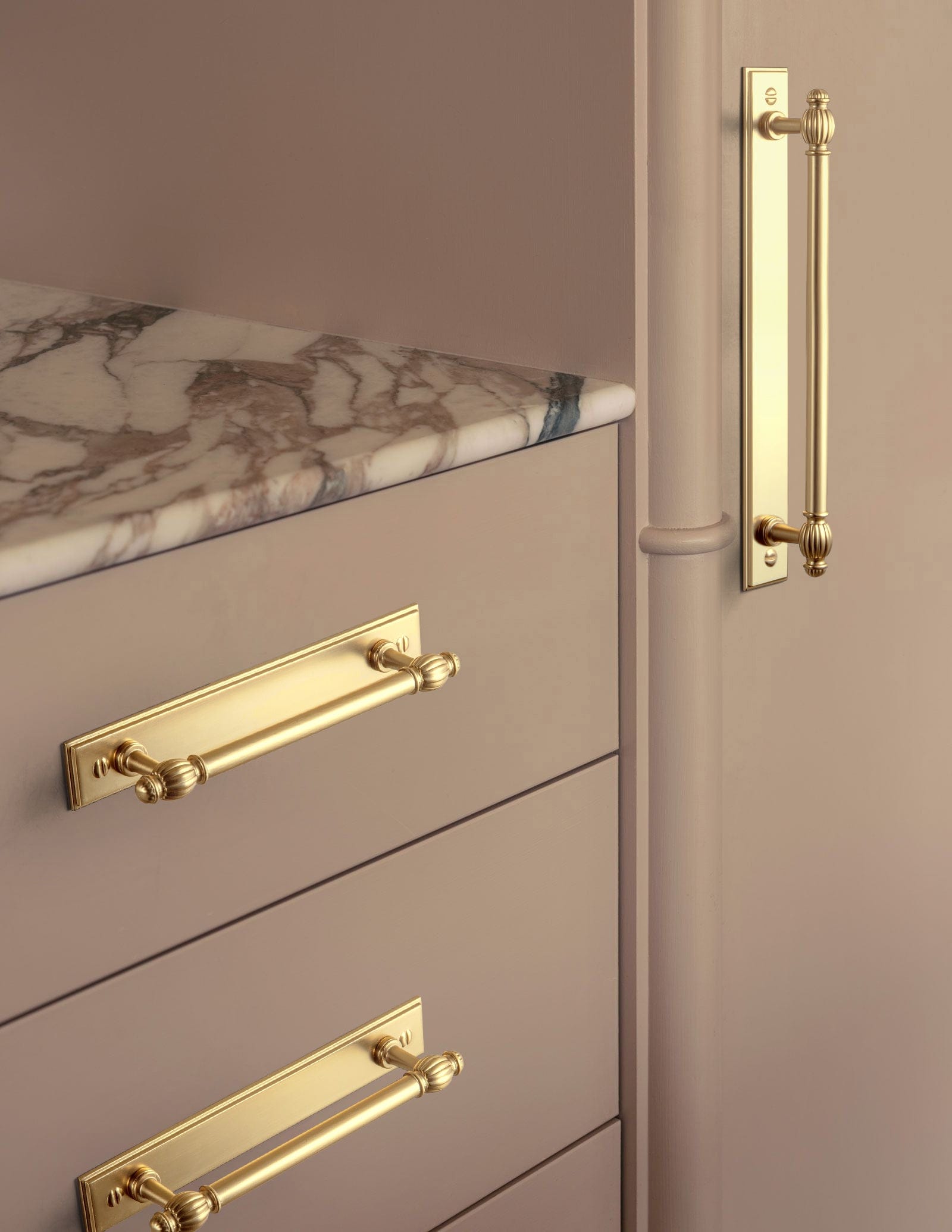 Goo-Ki Luxury Decorative Antique Brass Cabinet Handles Stylish Accents for Modern Cabinet Design