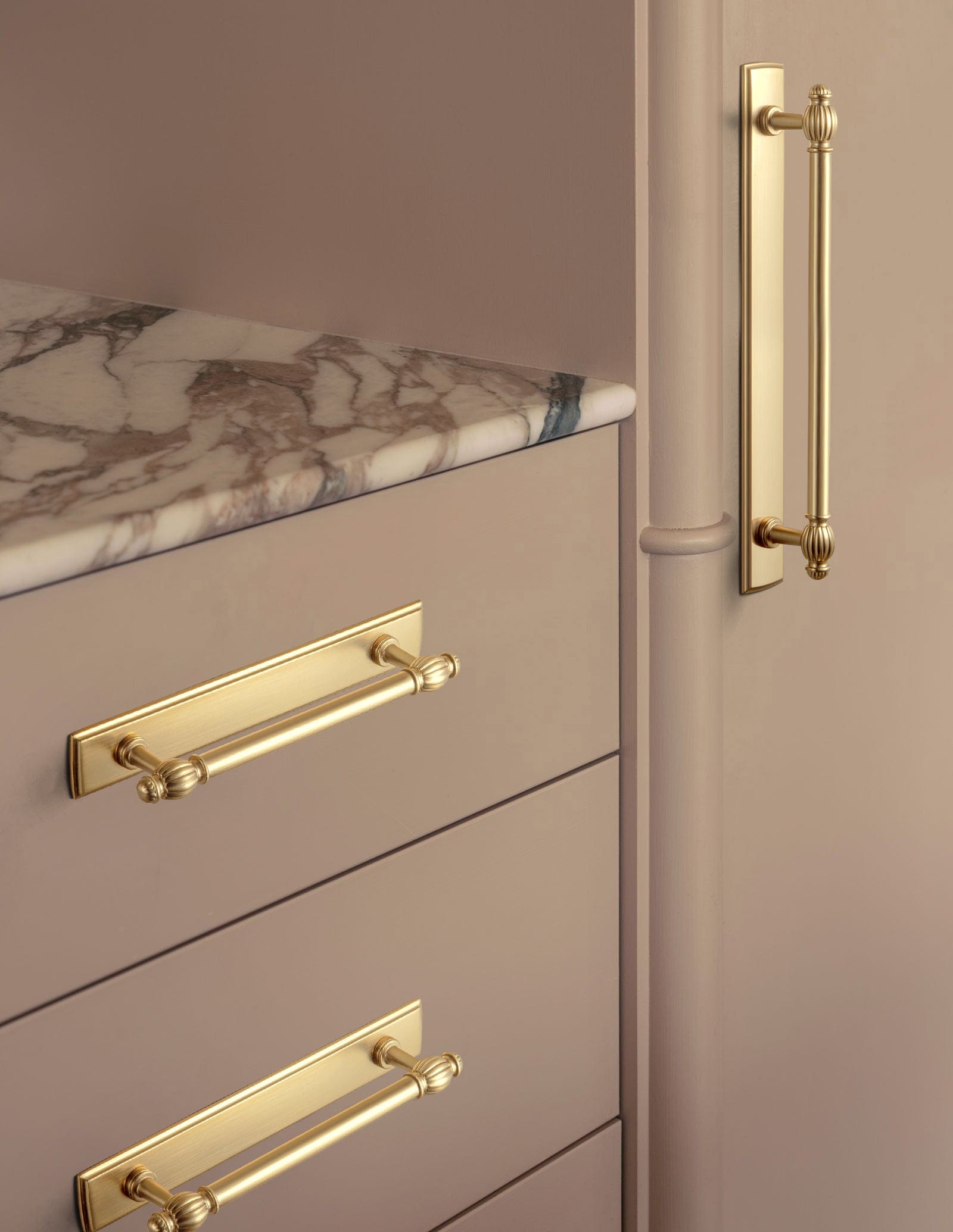 Goo-Ki Luxury Decorative Antique Brass Cabinet Handles Stylish Accents for Modern Cabinet Design