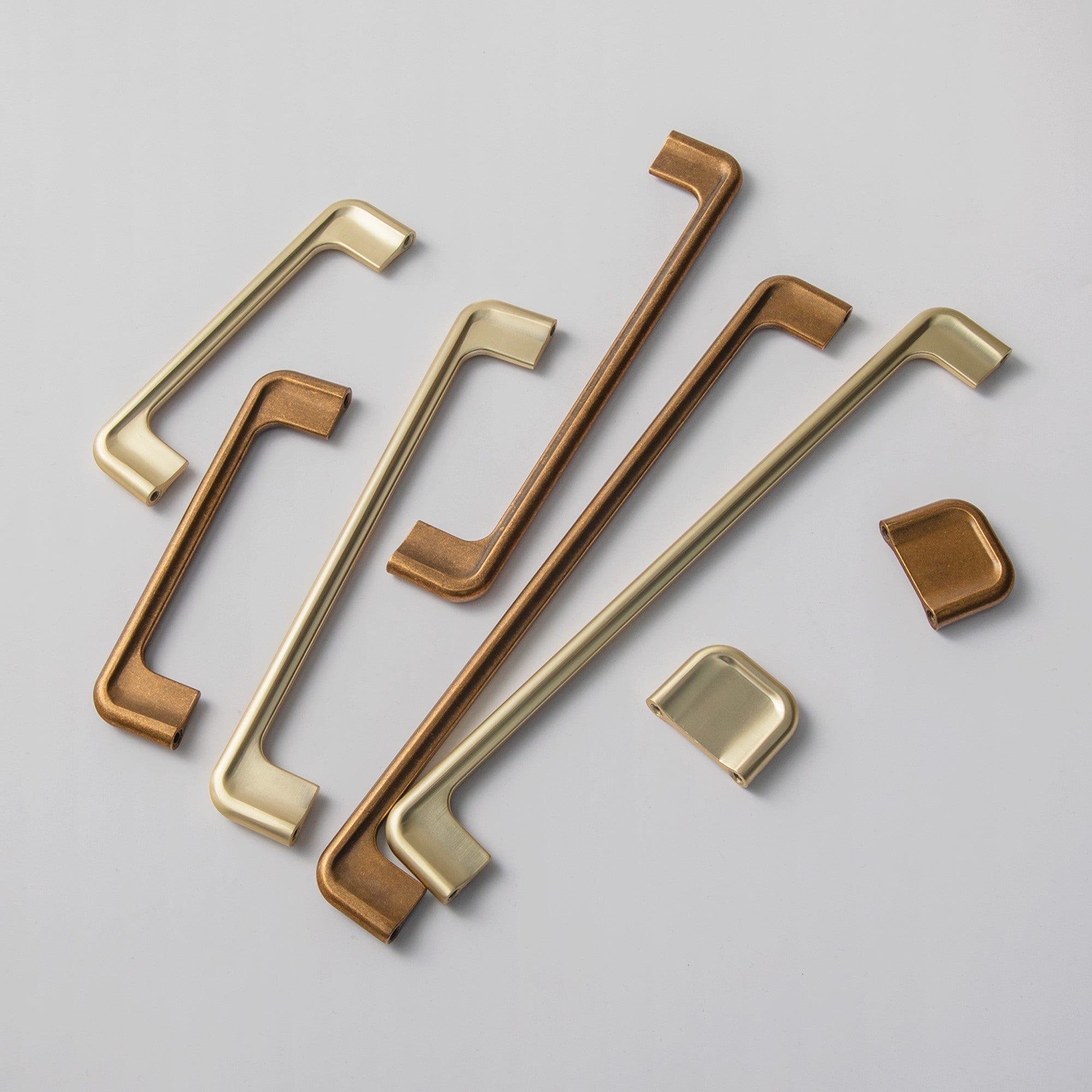 Goo-Ki Mid-Century Modern Kitchen Handle Antique Brass Flat Minimalist Cabinet Drawer Pull 5'' Hole Center 6 Pack Goo-Ki Mid-Century Modern Kitchen Handle Antique Brass Flat Minimalist Cabinet Drawer Pull 5'' Hole Center 6 Pack