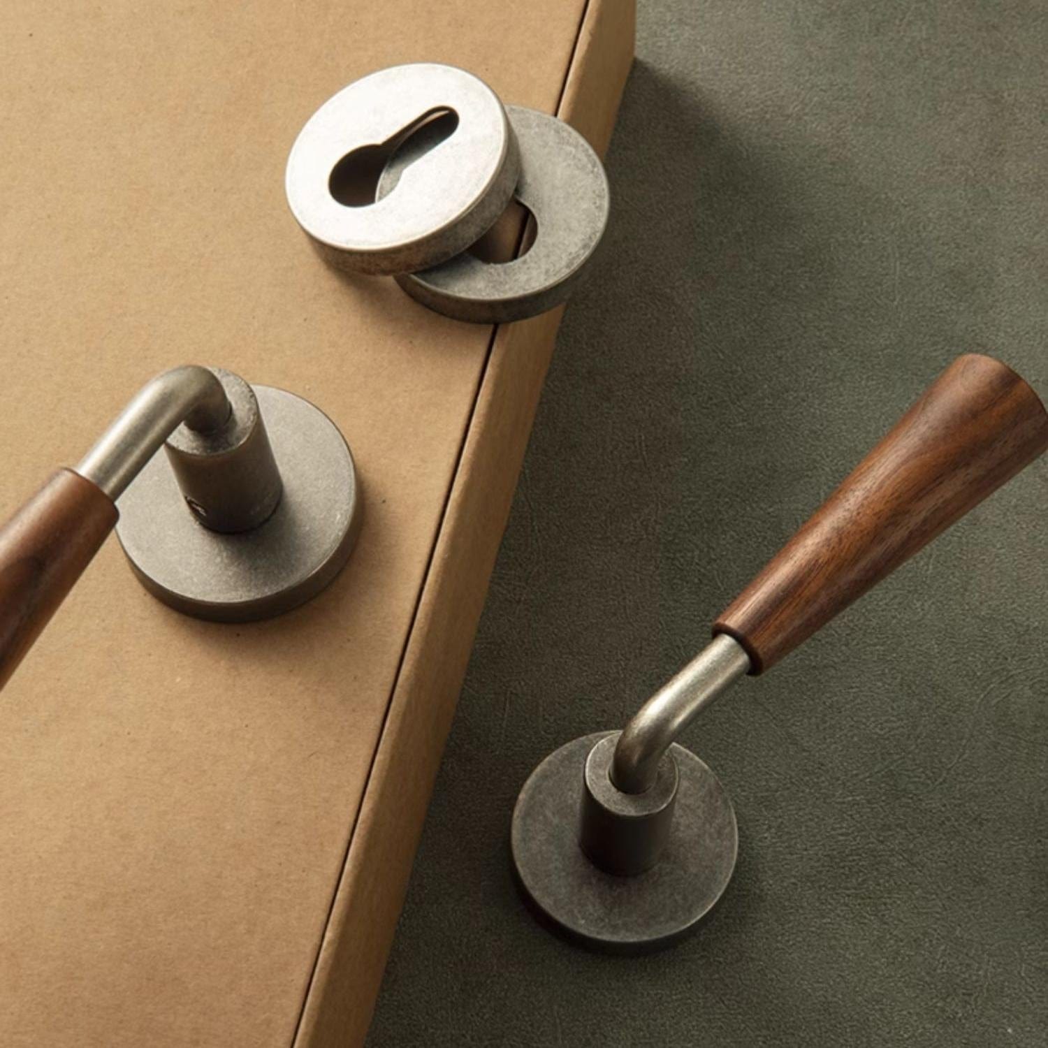 Goo-Ki Original Design Retro Style Magnetic Bedroom Door Lock Black Walnut Vintage Wooden Door Lock