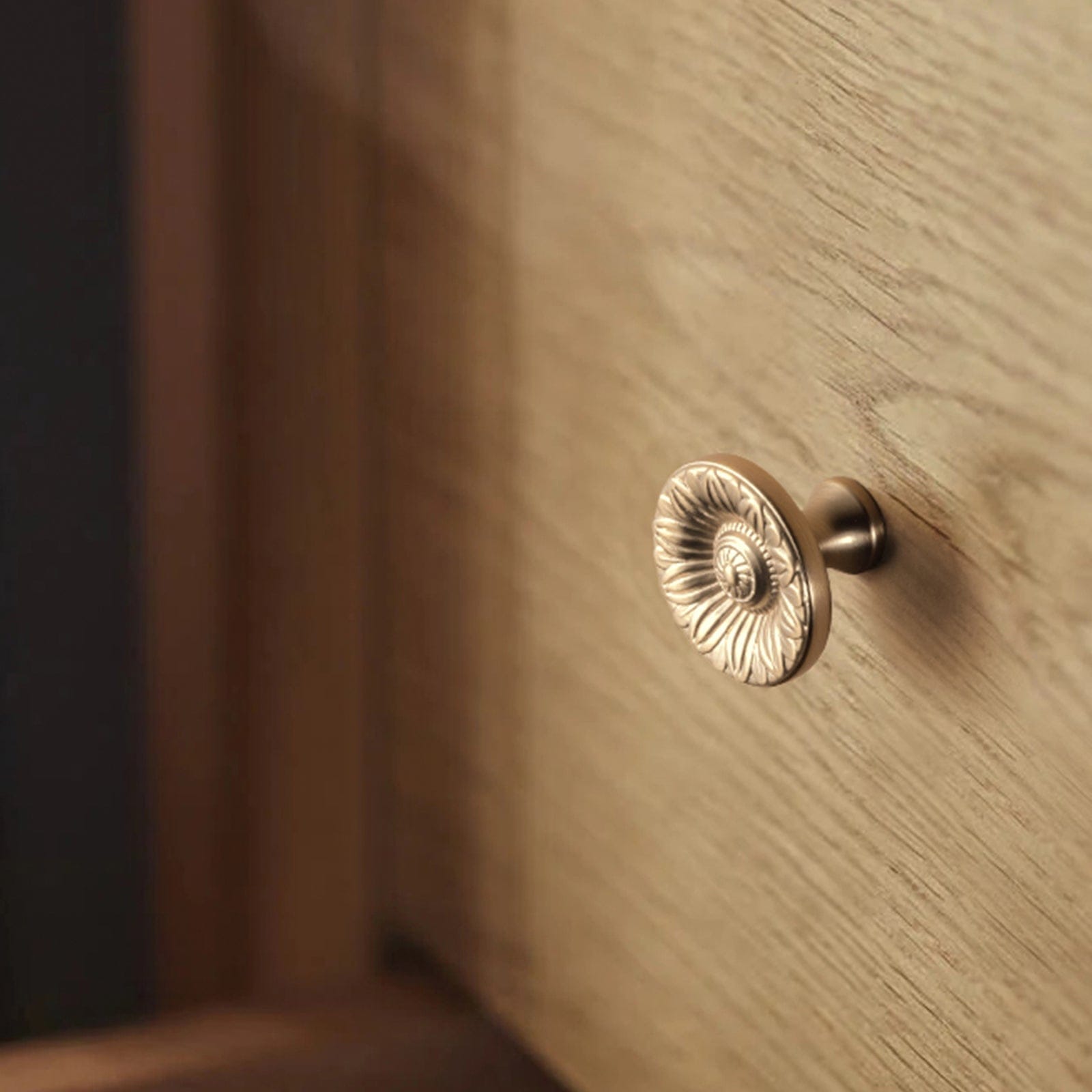 Goo-Ki Ornate Sunflower Embossed Cabinet Knobs Distressed Multi-Tone Zinc Alloy Furniture Hardware