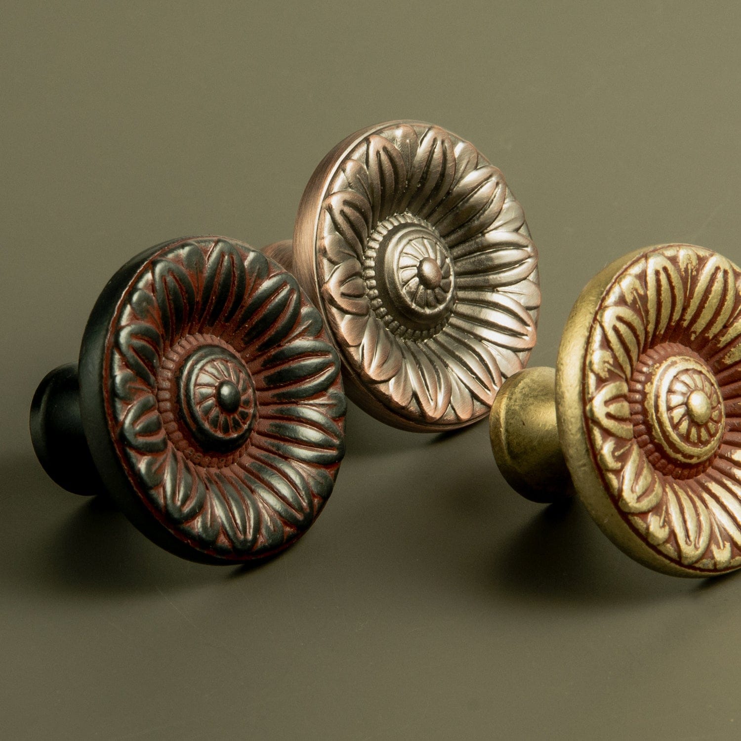 Goo-Ki Ornate Sunflower Embossed Cabinet Knobs Distressed Multi-Tone Zinc Alloy Furniture Hardware