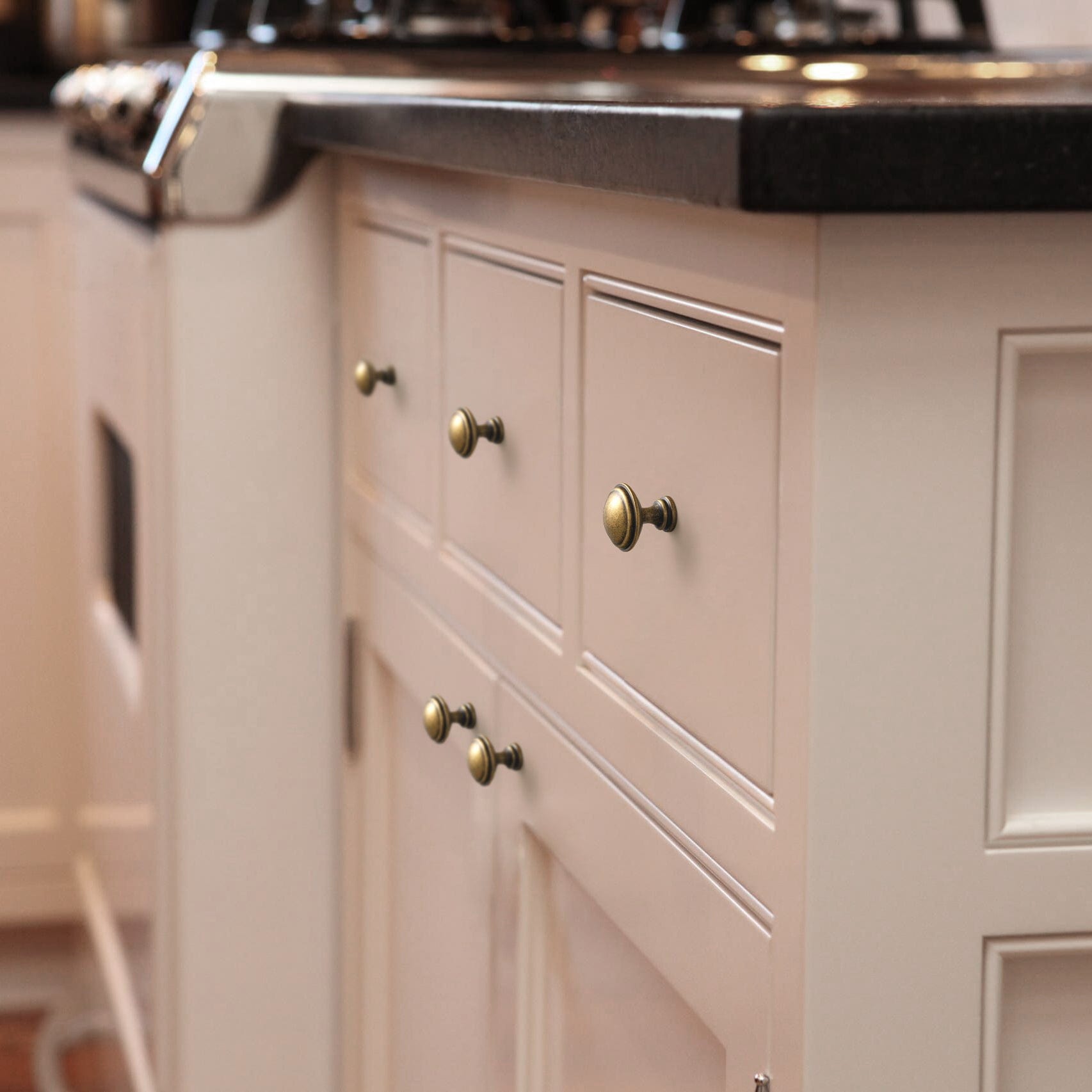 Goo-Ki Ornate Tapered Cabinet Handle with Sculpted Detailing Vintage Hardware for Kitchen