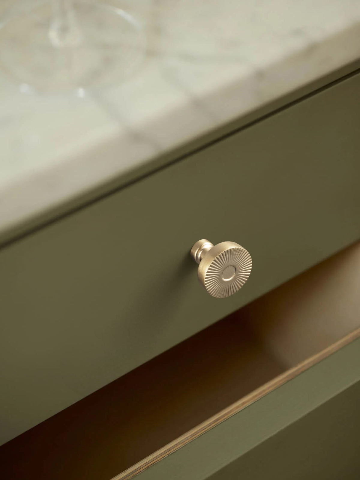Goo-Ki Retro Radiating Pattern Cabinet Knob with Ornate Backplate, Solid Zinc Alloy Drawer Knob for Classic Cabinet Renovation