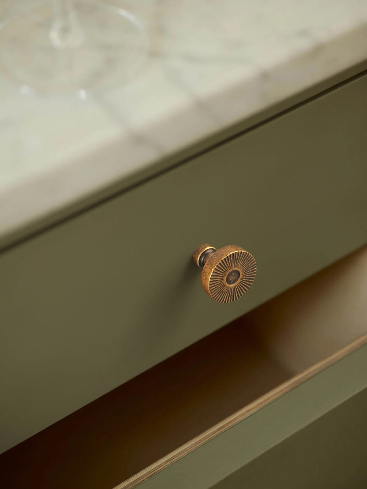 Goo-Ki Retro Radiating Pattern Cabinet Knob with Ornate Backplate, Solid Zinc Alloy Drawer Knob for Classic Cabinet Renovation